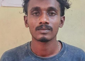 യുവാവിൽ  നിന്നും  ഭീഷണിപ്പെടുത്തി  മൊബൈൽ  ഫോൺ  കവർന്ന  പ്രതി  പോലീസിന്റെ  പിടിയിൽ