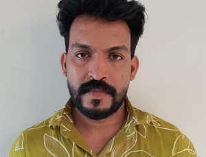 അതിജീവതയെ  സോഷ്യൽ  മീഡിയയിൽ  വെളുപ്പെടുത്തിയാൾ  അറസ്റ്റിൽ