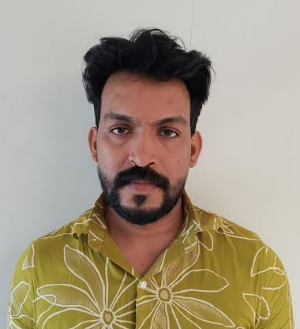 അതിജീവതയെ  സോഷ്യൽ  മീഡിയയിൽ  വെളുപ്പെടുത്തിയാൾ  അറസ്റ്റിൽ