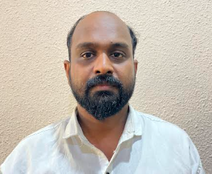യുവതിയുടെ  നഗ്ന ഫോട്ടോകൾ  പ്രചരിപ്പിച്ച  യുവാവ്  പിടിയിൽ